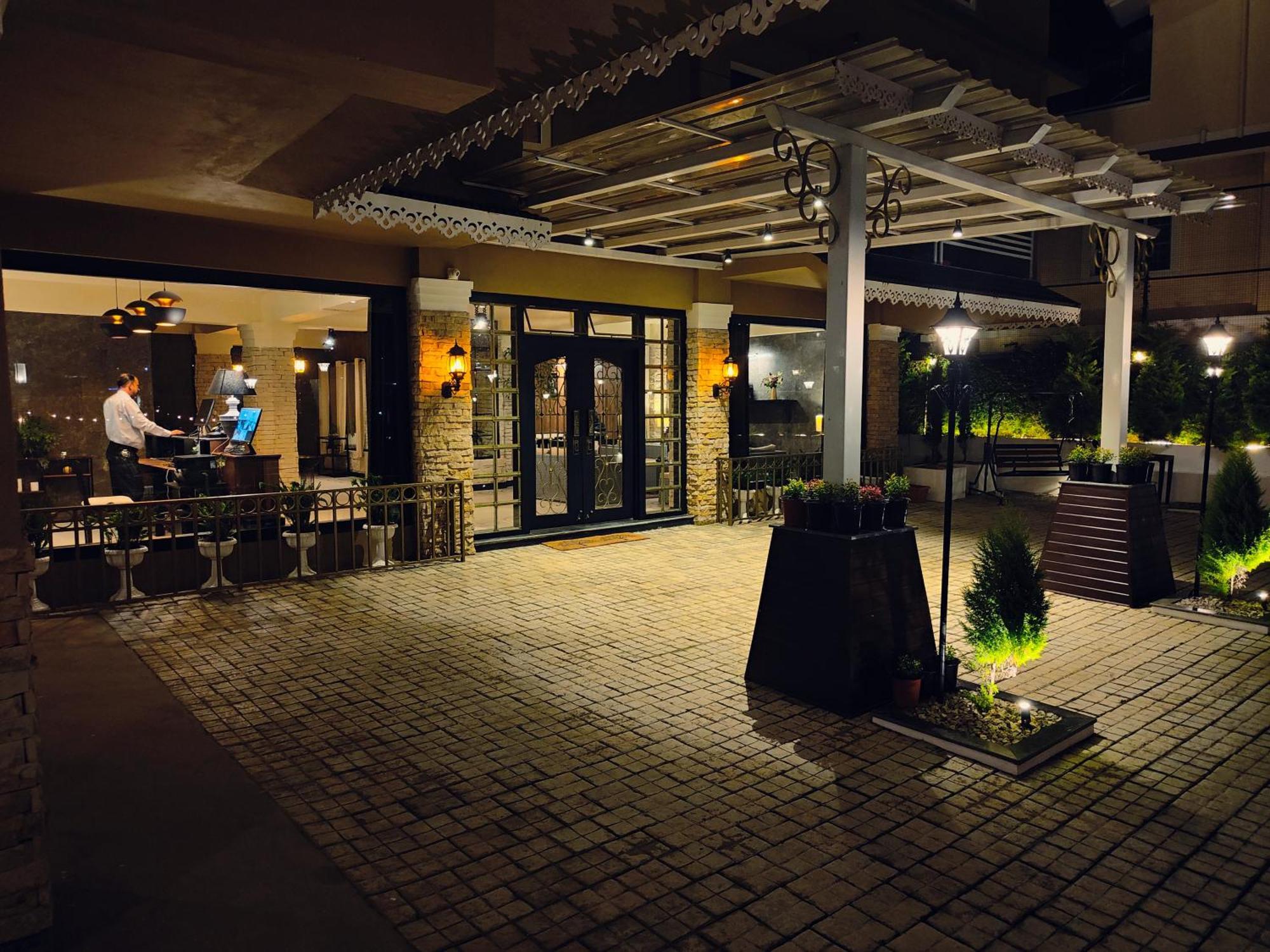 Hotel Acropolis Shillong Zewnętrze zdjęcie