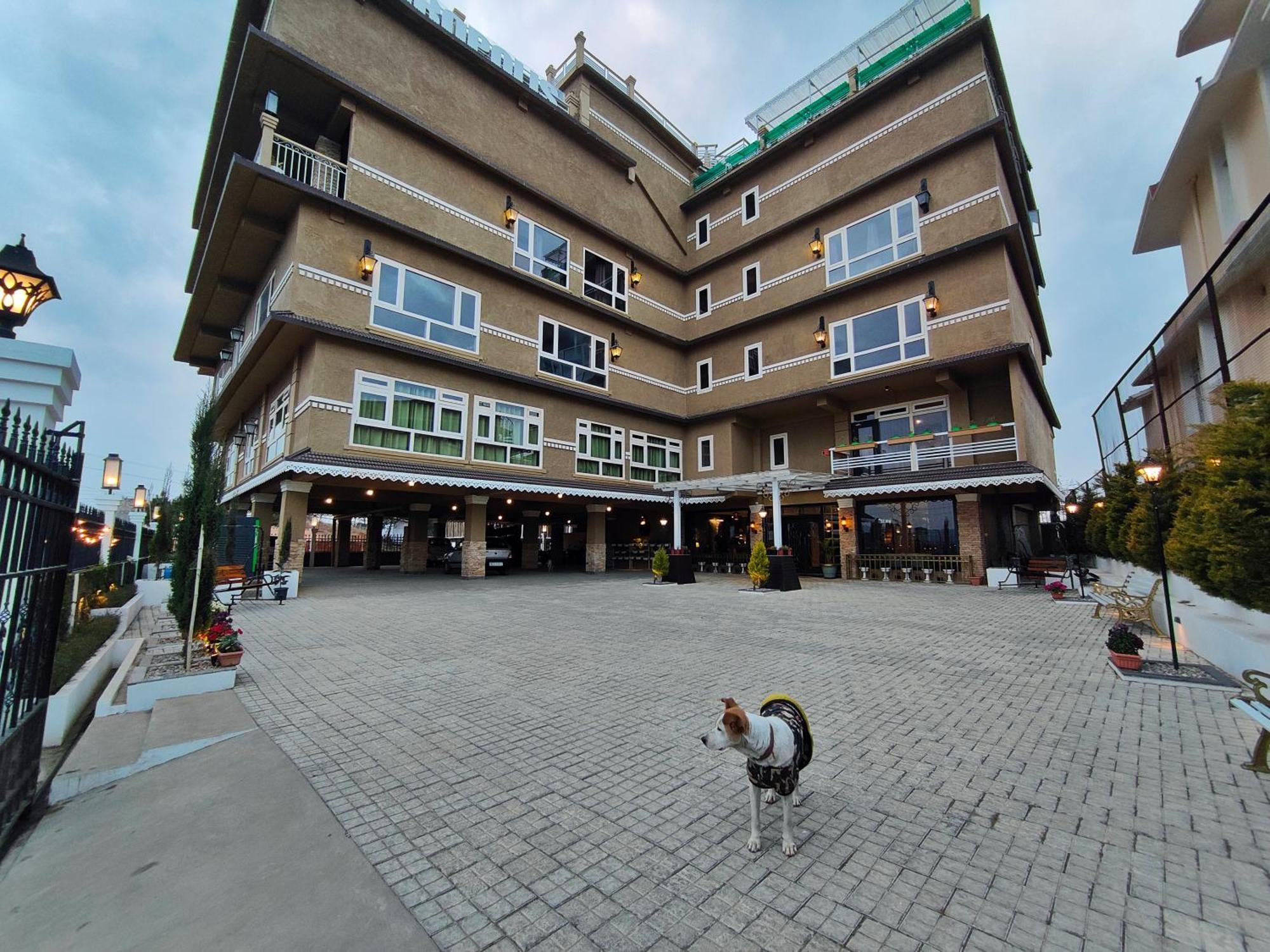 Hotel Acropolis Shillong Zewnętrze zdjęcie