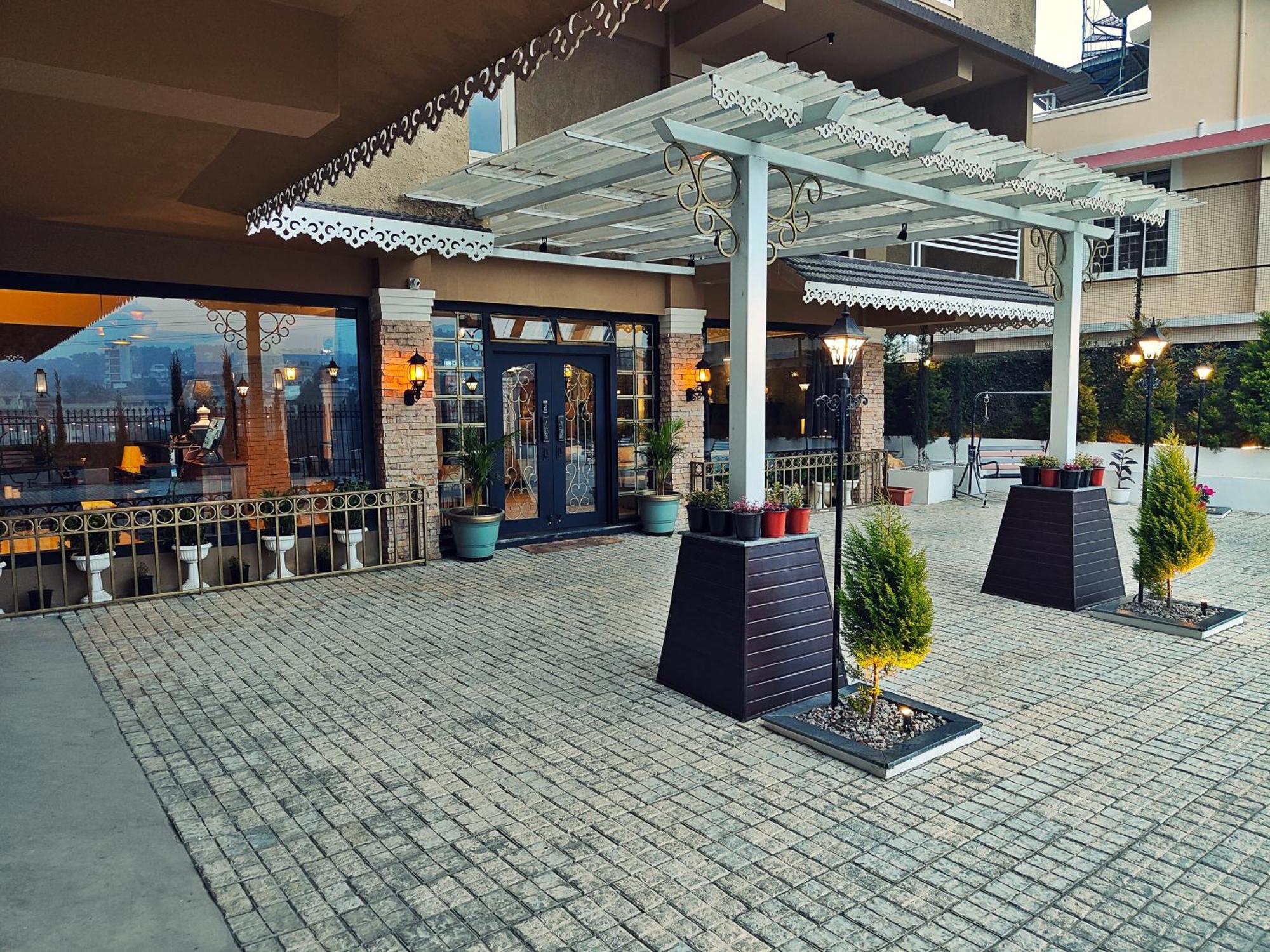 Hotel Acropolis Shillong Zewnętrze zdjęcie
