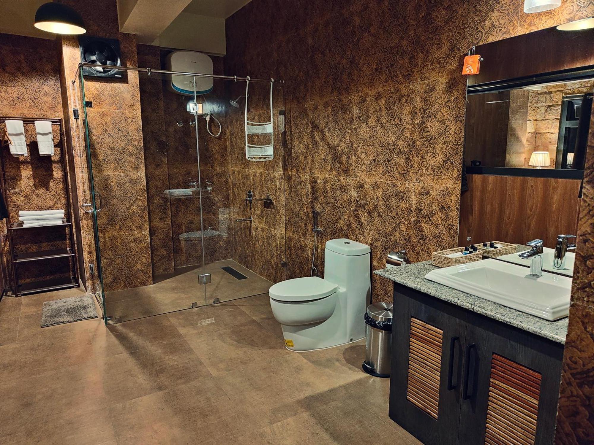 Hotel Acropolis Shillong Zewnętrze zdjęcie